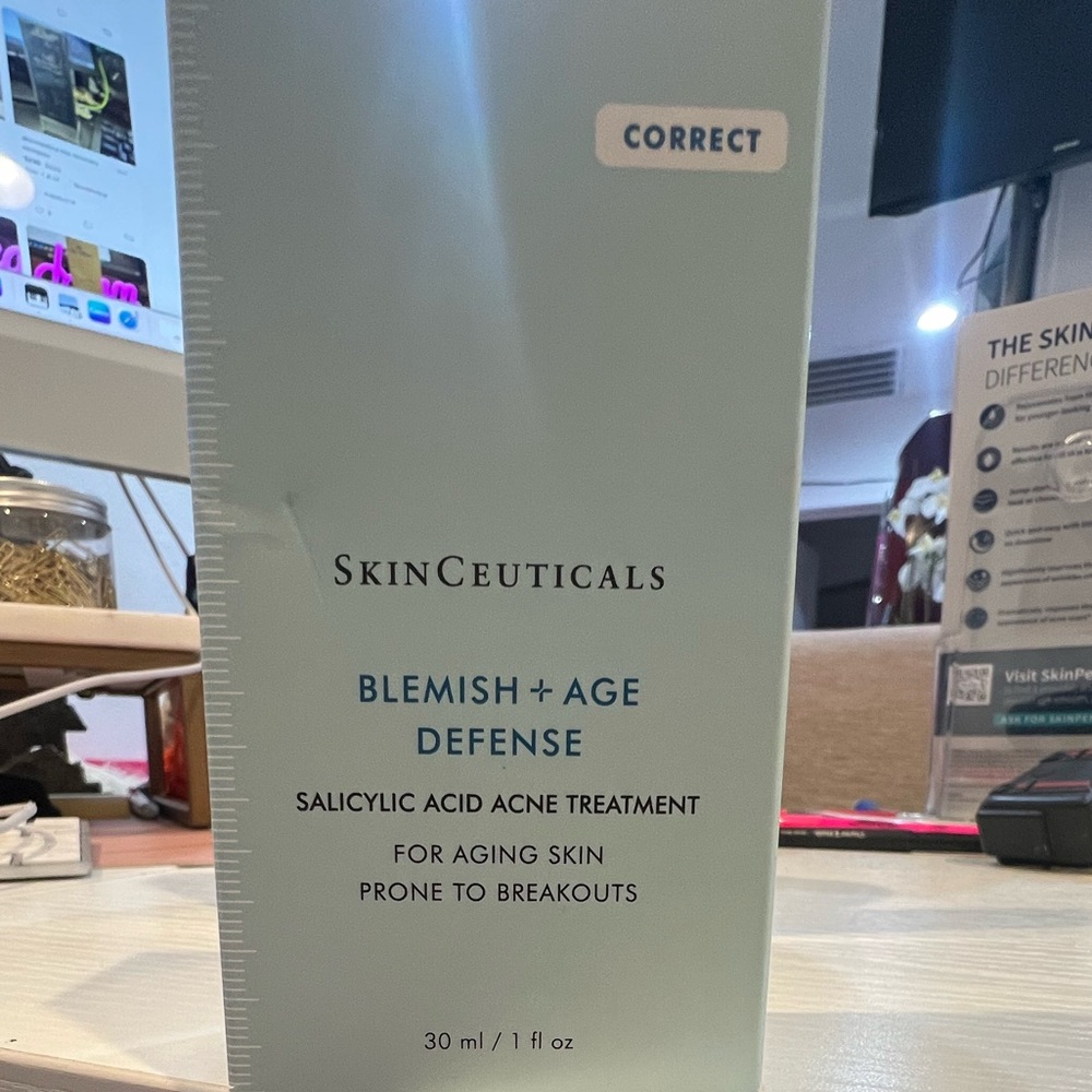 SkinCeuticals Blemish + Age defense
